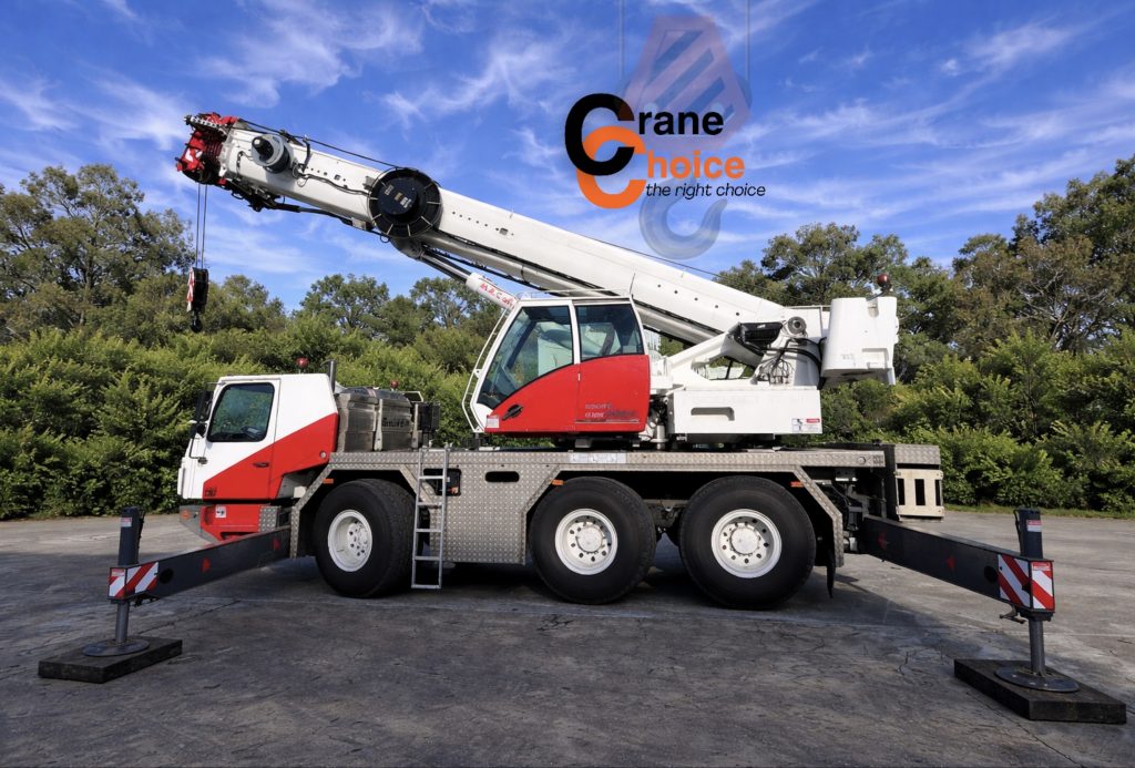 2019 GROVE GMK3060L 60t All Terrain crane for sale in NSW — Side view