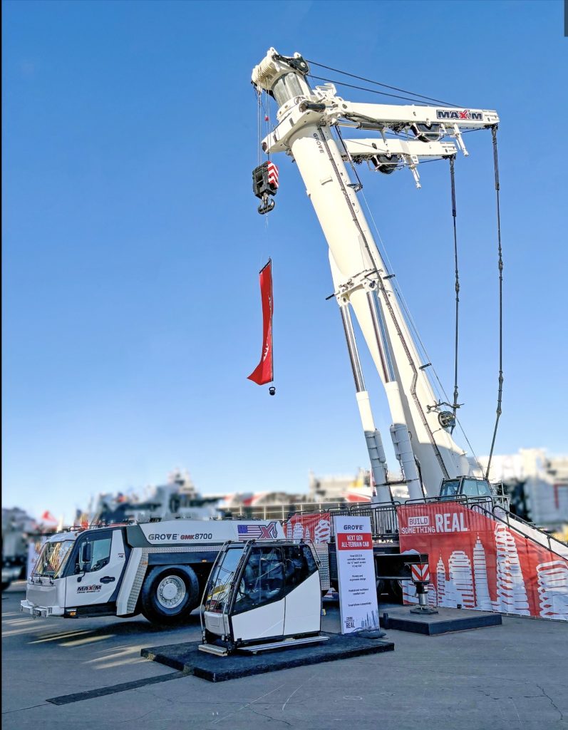 Grove GMK8700 boom and carrier profile